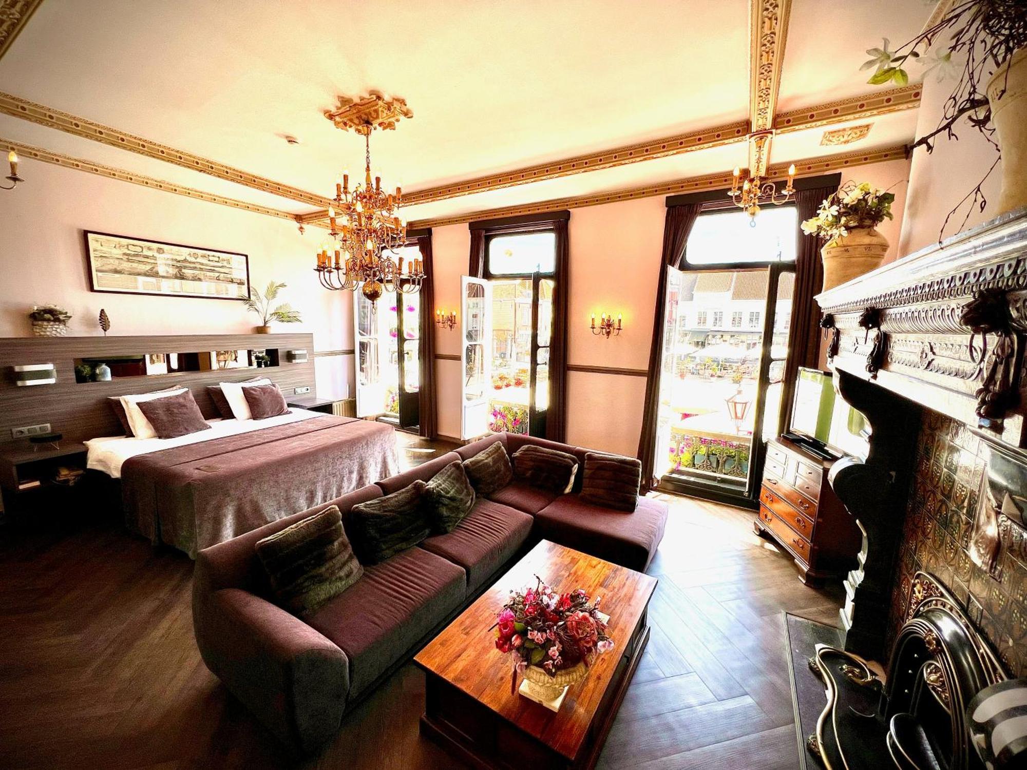 Grand Cafe Hotel De Bourgondier Bergen op Zoom Exterior foto